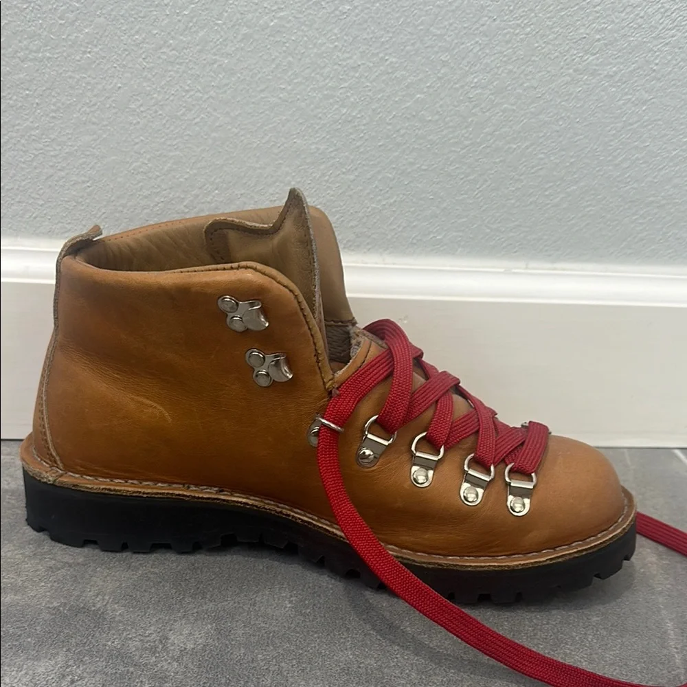 Danner Tan Leather Boots with Red Laces - Picture 5 of 9